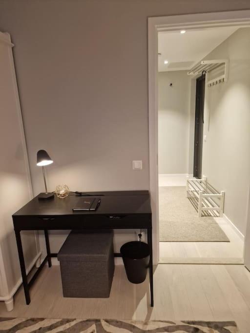 Modern Room With Bathroom, No Kitchen And Your Own Entrance Sztokholm Zewnętrze zdjęcie